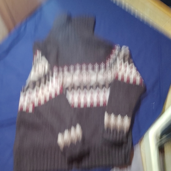 Sweater - Picture 4 of 4